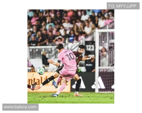 迈阿密大战引发疯狂!伊布梅开二度锁定胜局,马赫雷斯点球低平阿森纳 迈阿密大战引发疯狂!伊布梅开二度锁定胜局,马赫雷斯点球低平阿森纳